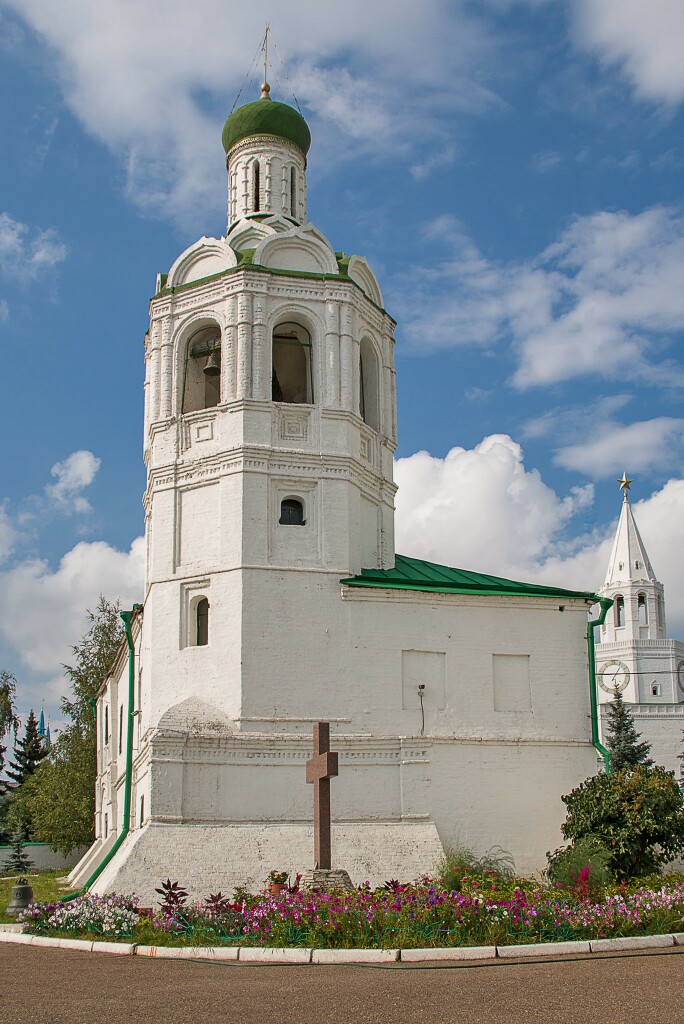 В каком городе можно увидеть церковь изображенную на фотографии